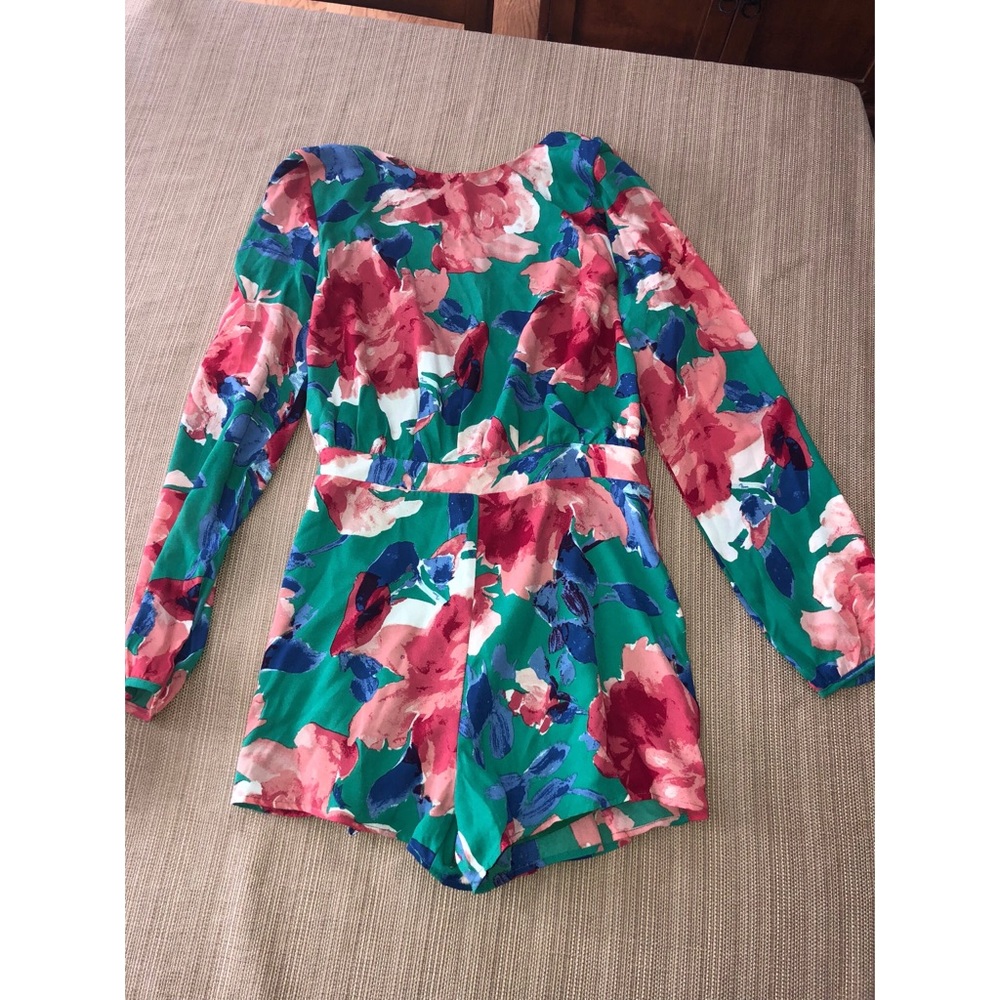 Lulus open back floral romper NWT